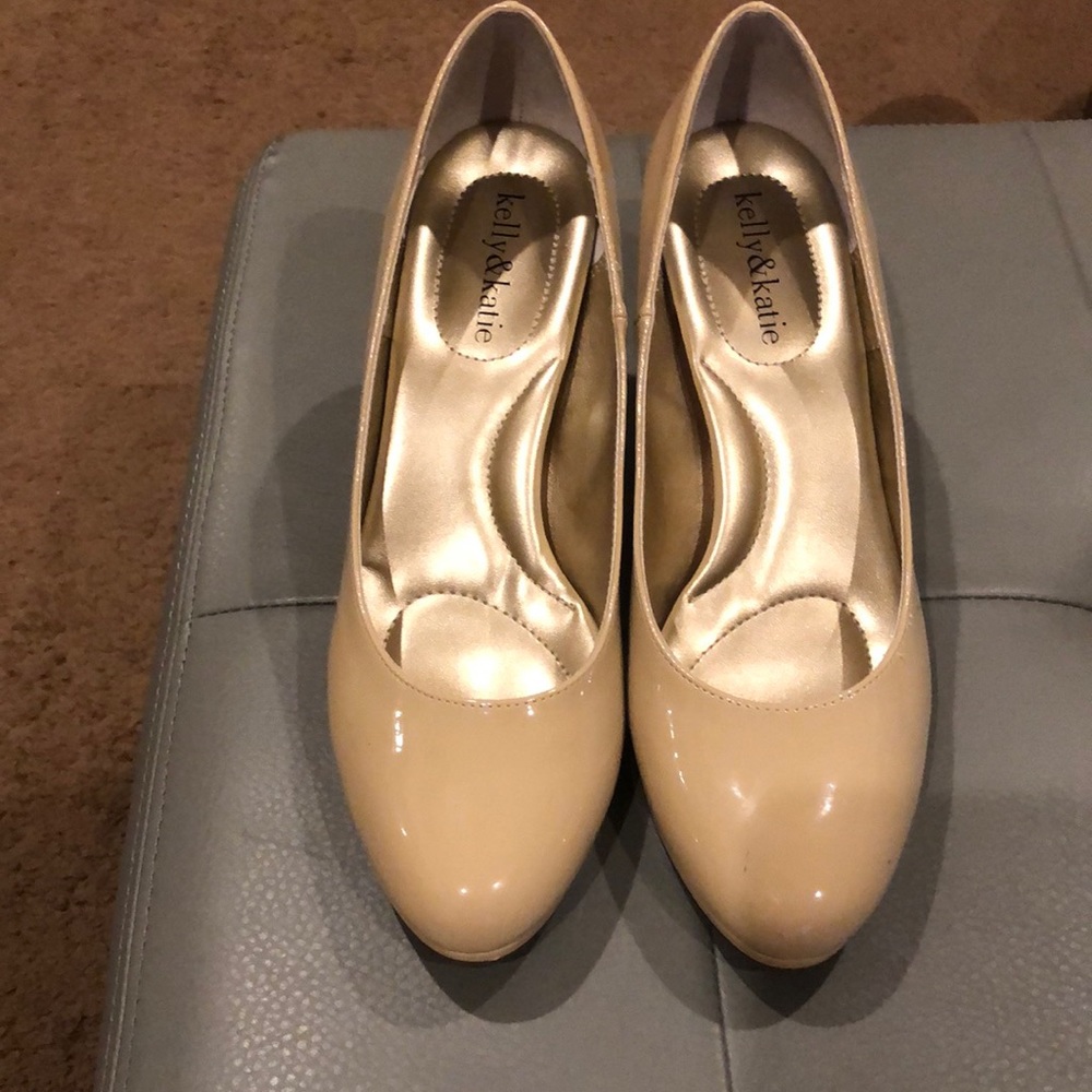 Patent leather pumps comfy cushioned insoles